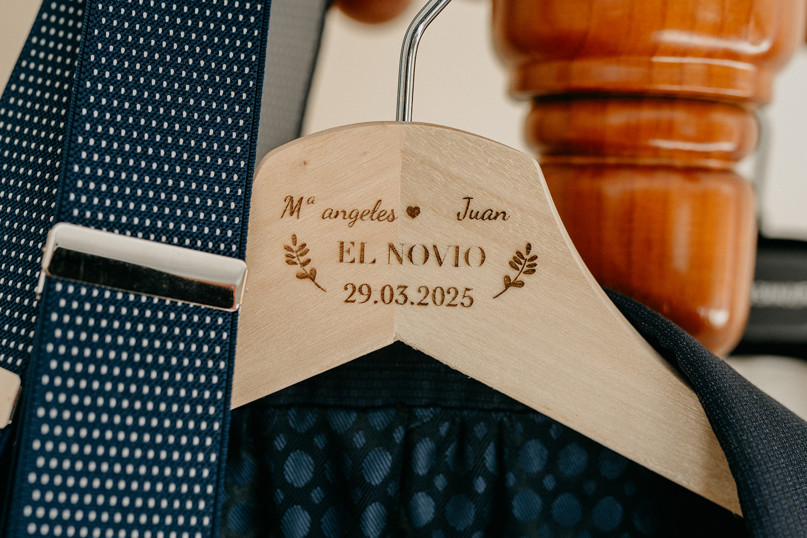 Percha para boda personalizada