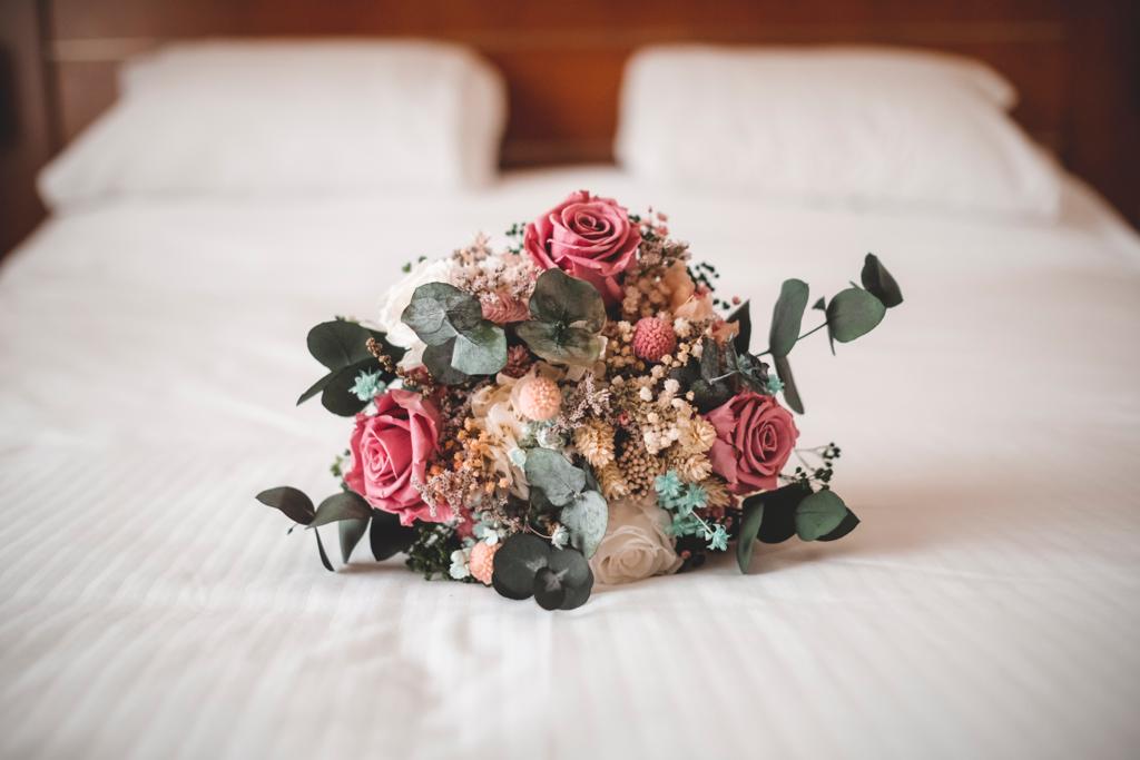 Detalle ramo de novia de flores preservadas
